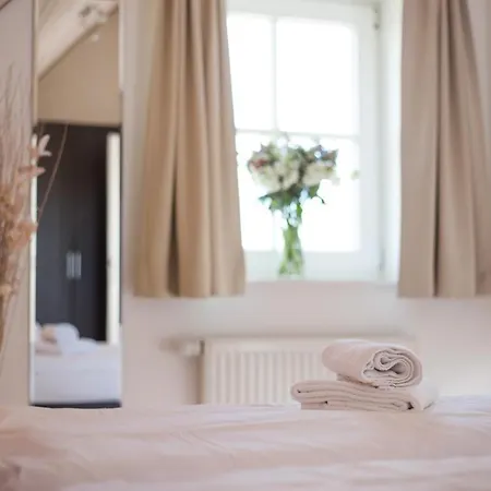 Hellinghus - Mit Sauna, Whirlpool Und Kaminofen Fuer Bis Zu 6 Personen - Haustiere Herzlich Willkommen, Direkt Am Hafen Von Apartment Greetsiel